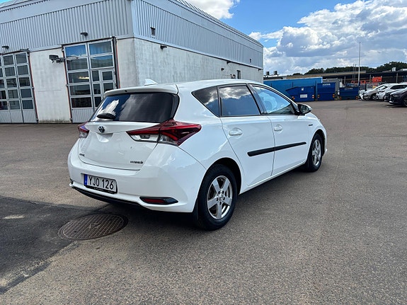 Toyota Auris 4 of 13