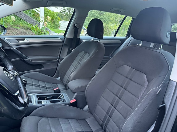 Volkswagen Golf VII 6 of 8