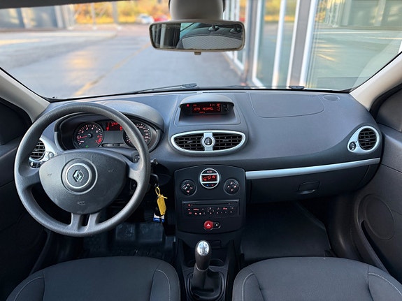Renault Clio 6 of 30