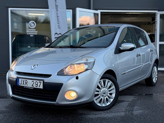 Renault Clio 24 of 30