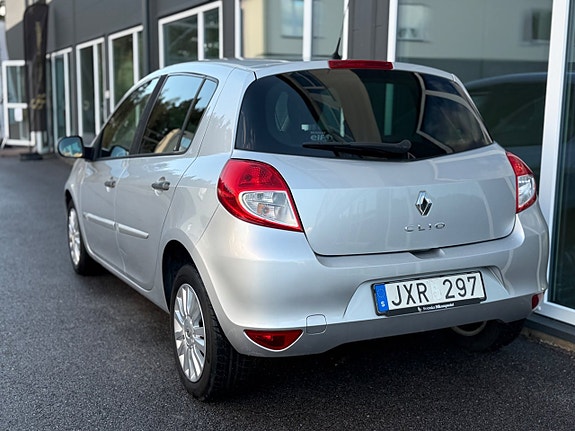 Renault Clio 17 of 30