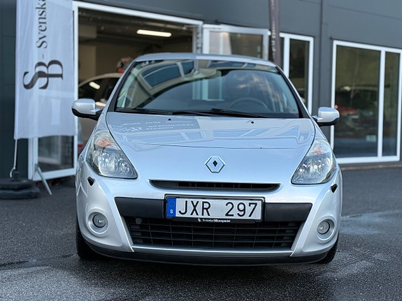 Renault Clio 26 of 30