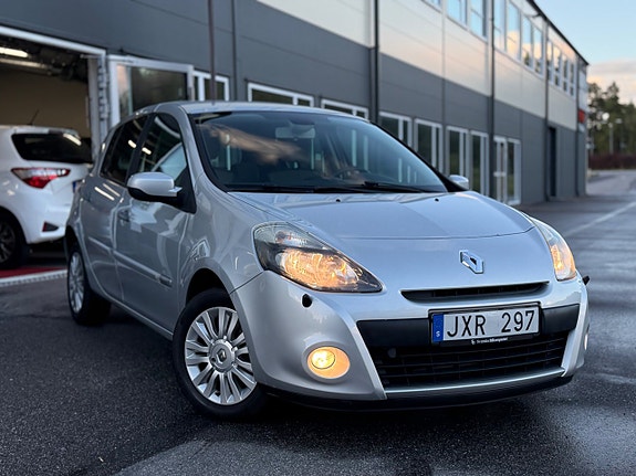 Renault Clio 12 of 30