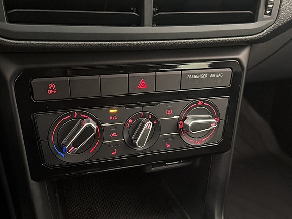 Volkswagen T-Cross 23 of 28