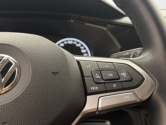 Volkswagen T-Cross 18 of 28