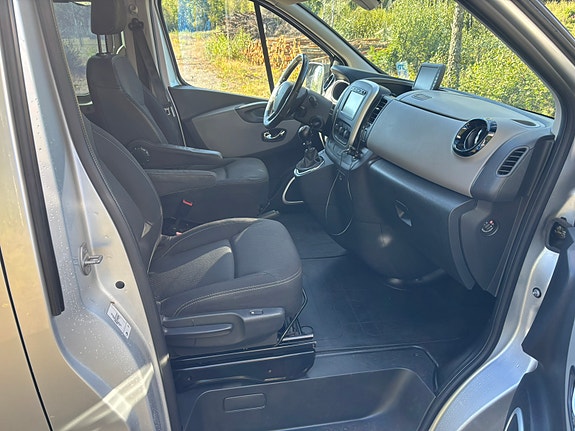 Renault Trafic 9 of 11