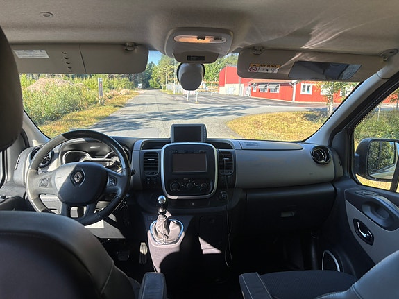 Renault Trafic 11 of 11