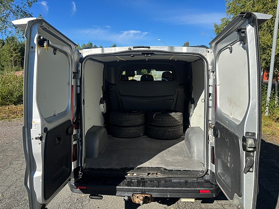 Renault Trafic 7 of 11