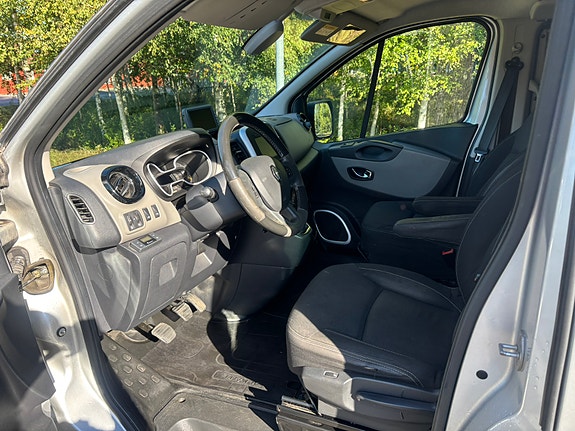 Renault Trafic 10 of 11