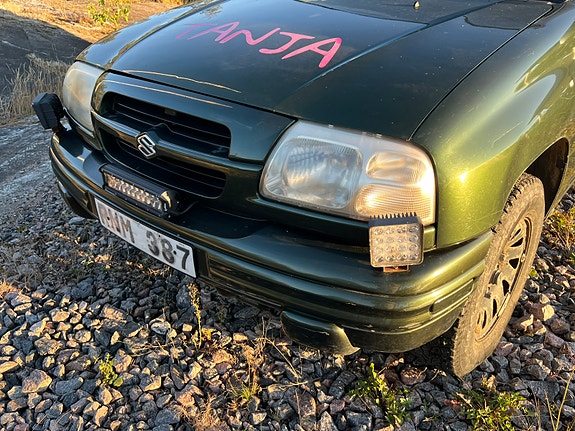 Suzuki Grand Vitara 5 of 9
