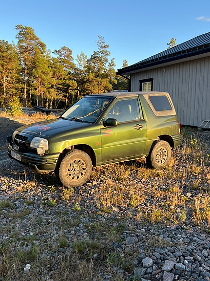 Suzuki Grand Vitara 3 of 9