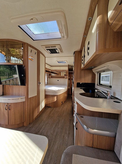 Hobby 650 kfu De Luxe 3 of 10