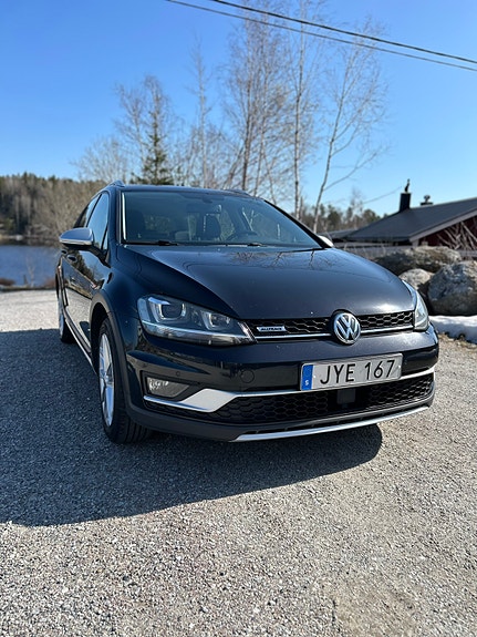 Volkswagen Golf Alltrack 4 of 7