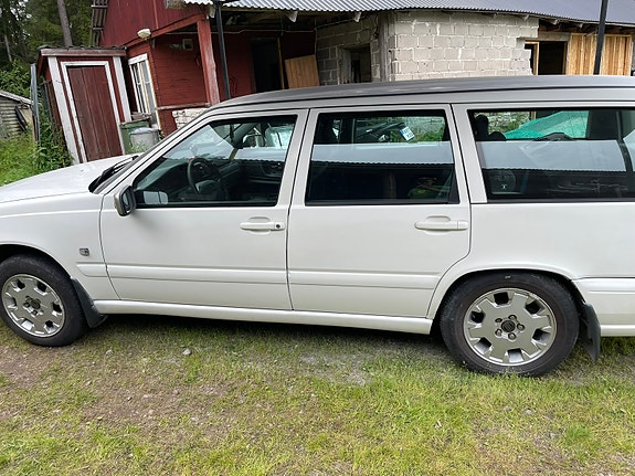 Volvo V70 5 of 5