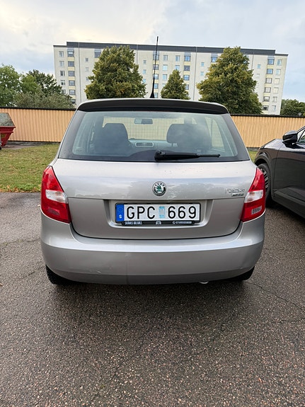 Skoda Fabia 2 of 8