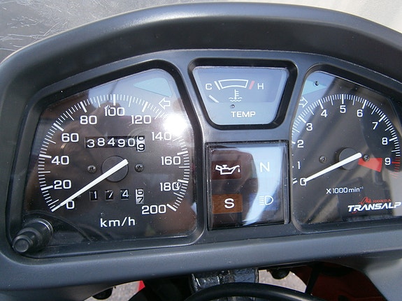 Honda XL600V Transalp 2 of 3