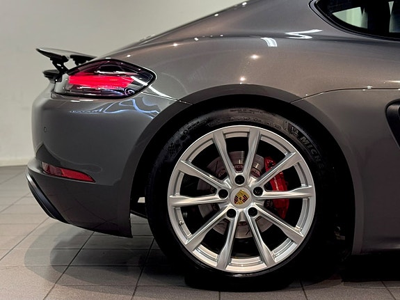 Porsche 718 Cayman S 13 of 25