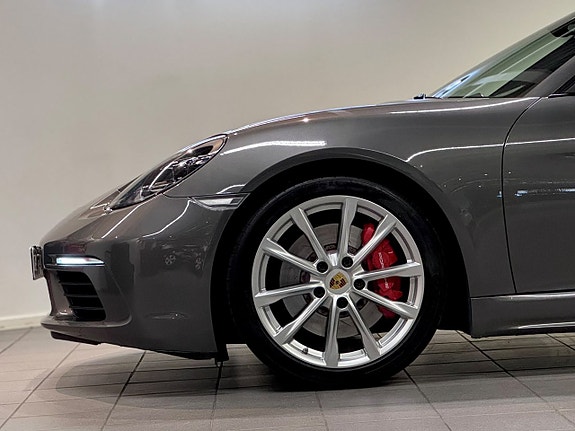 Porsche 718 Cayman S 12 of 25