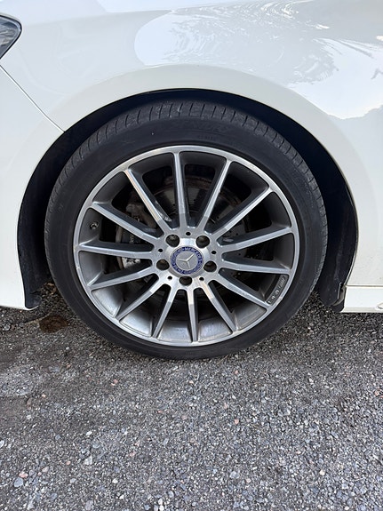 Mercedes-Benz CLA200 4 of 13
