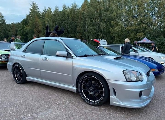 Subaru Impreza 2 of 6