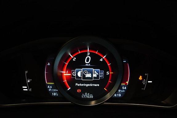 Volvo V40 18 of 21