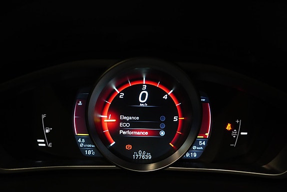 Volvo V40 17 of 21