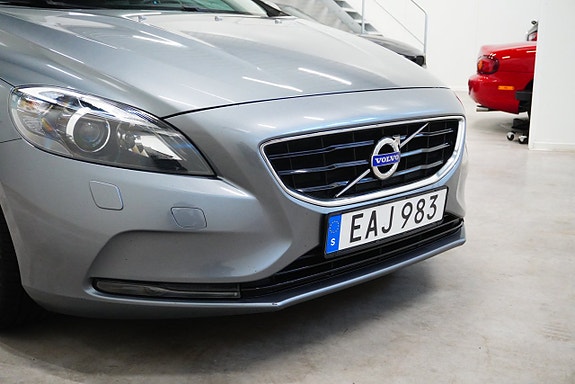 Volvo V40 4 of 21