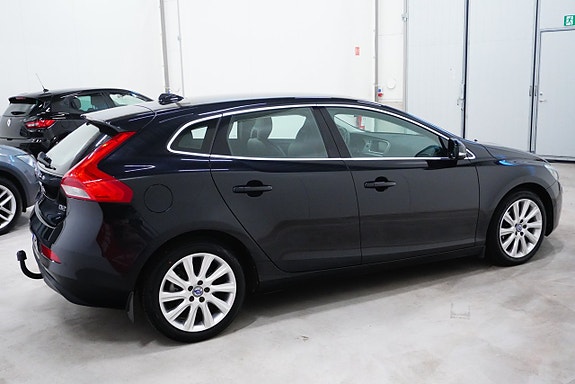 Volvo V40 4 of 18