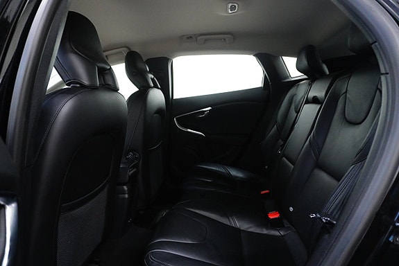 Volvo V40 11 of 18