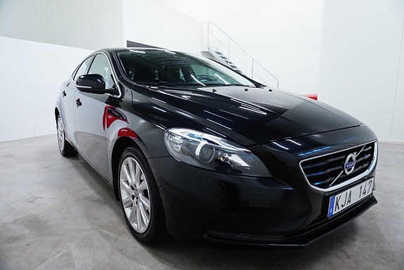 Volvo V40 3 of 18