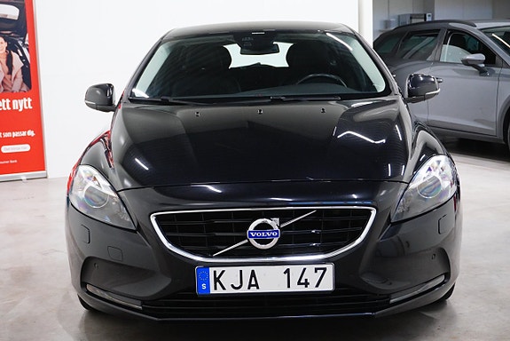 Volvo V40 2 of 18