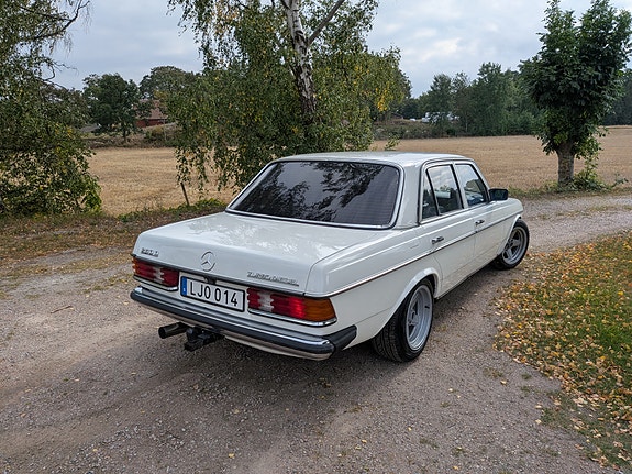 Mercedes-Benz 200 5 of 10
