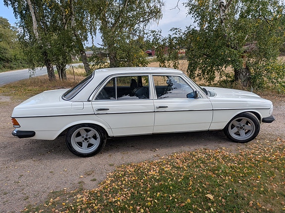 Mercedes-Benz 200 6 of 10
