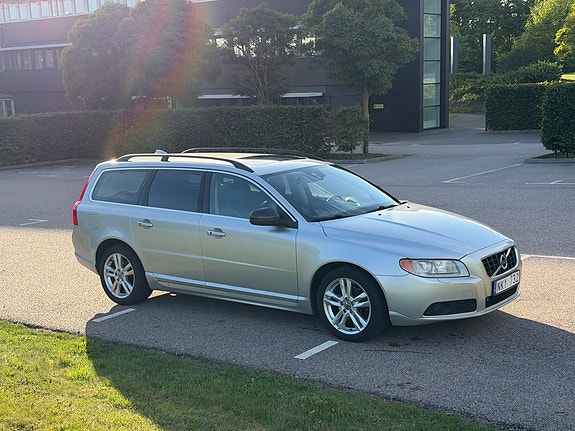 Volvo V70 3 of 12