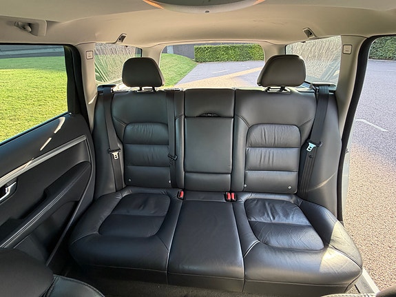 Volvo V70 7 of 12
