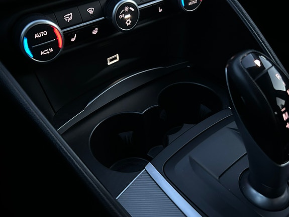Alfa Romeo Giulia 19 of 26