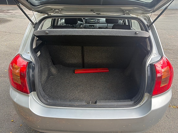 Toyota Corolla 9 of 14