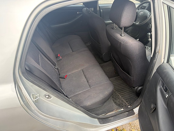 Toyota Corolla 11 of 14