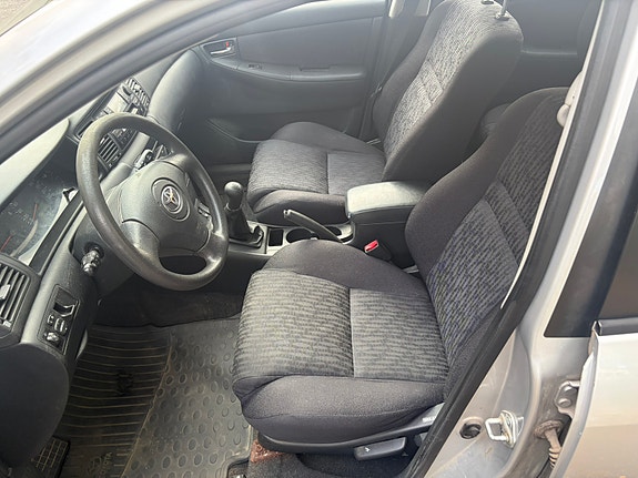 Toyota Corolla 13 of 14