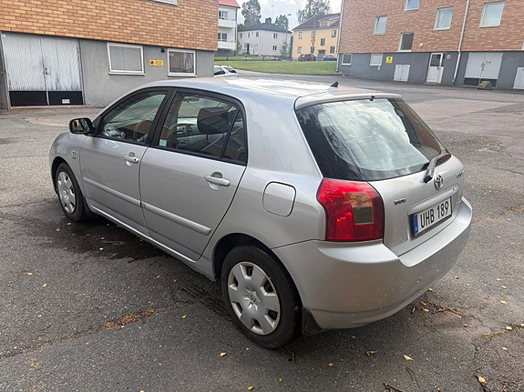 Toyota Corolla 3 of 14