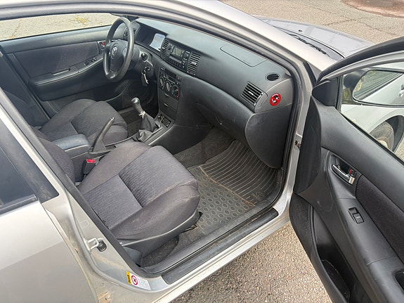 Toyota Corolla 12 of 14