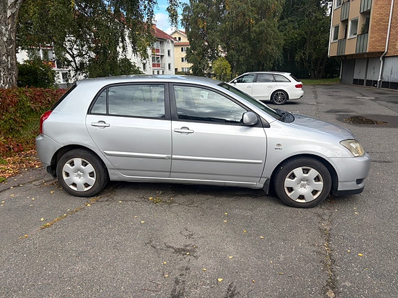 Toyota Corolla 6 of 14