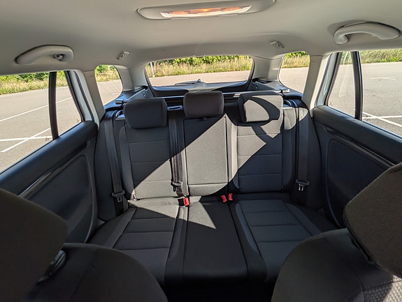 Volkswagen Golf VI 27 of 30
