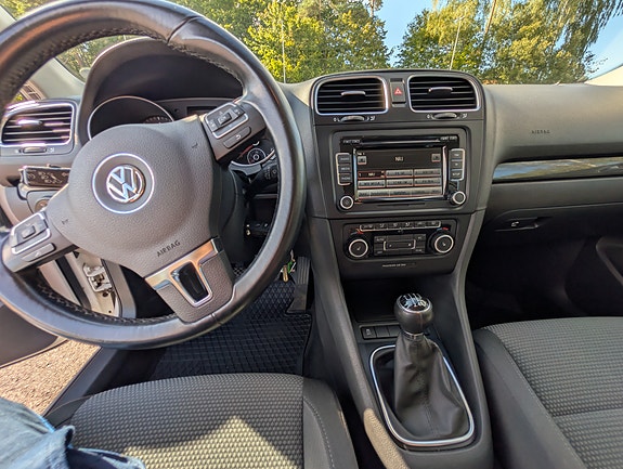 Volkswagen Golf VI 17 of 30