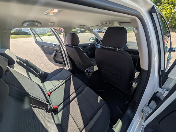 Volkswagen Golf VI 24 of 30