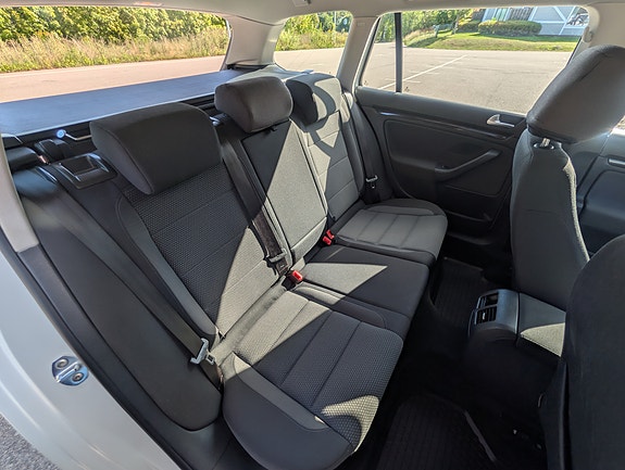 Volkswagen Golf VI 23 of 30