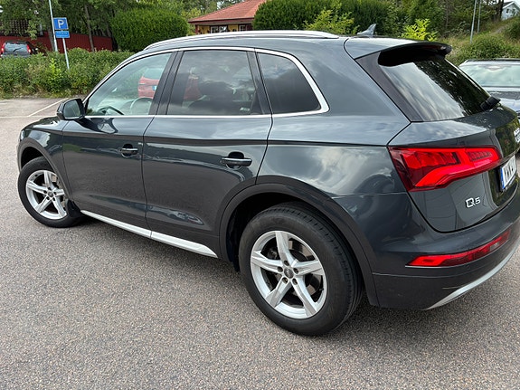 Audi Q5 2 of 5