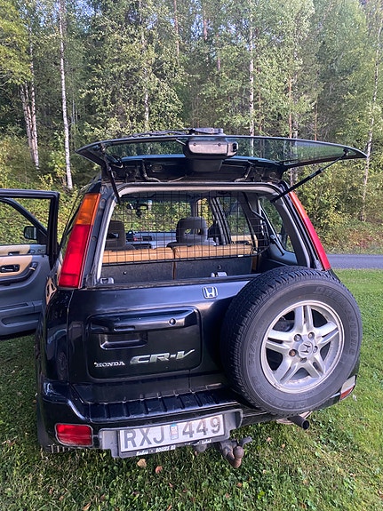 Honda CR-V 2 of 8