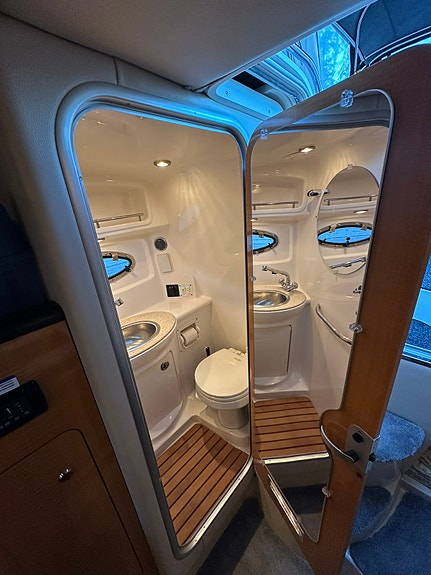 Chaparral 276 Signature 8 of 18