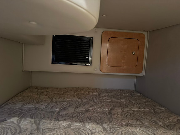 Chaparral 276 Signature 10 of 18